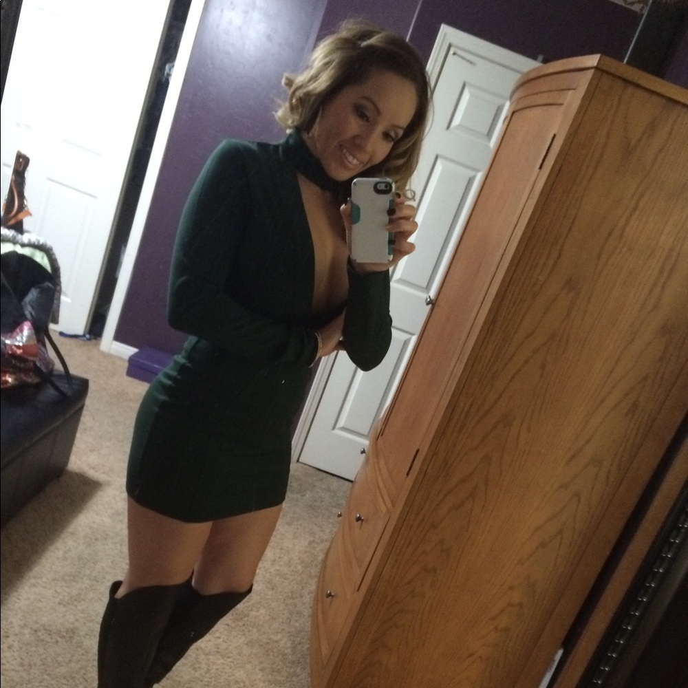 Fashion Nova, green dress - Picture 1 of 8